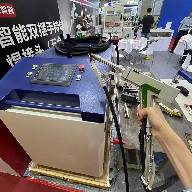 dual oscillation welding gun head