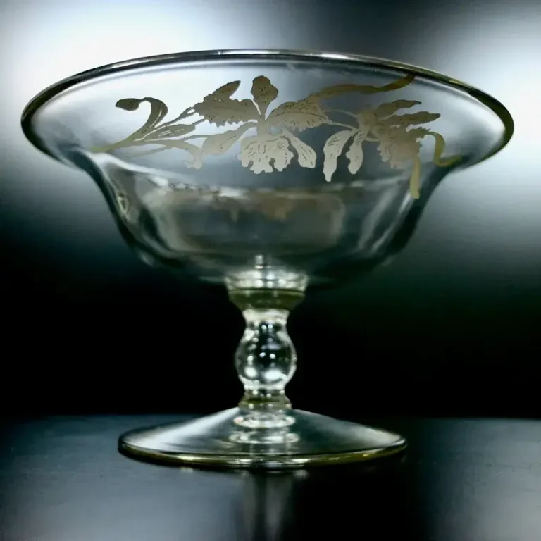 CO2 Laser Engraving Machine engraved patterns on glass bottles glass co2 laser enaravina machine