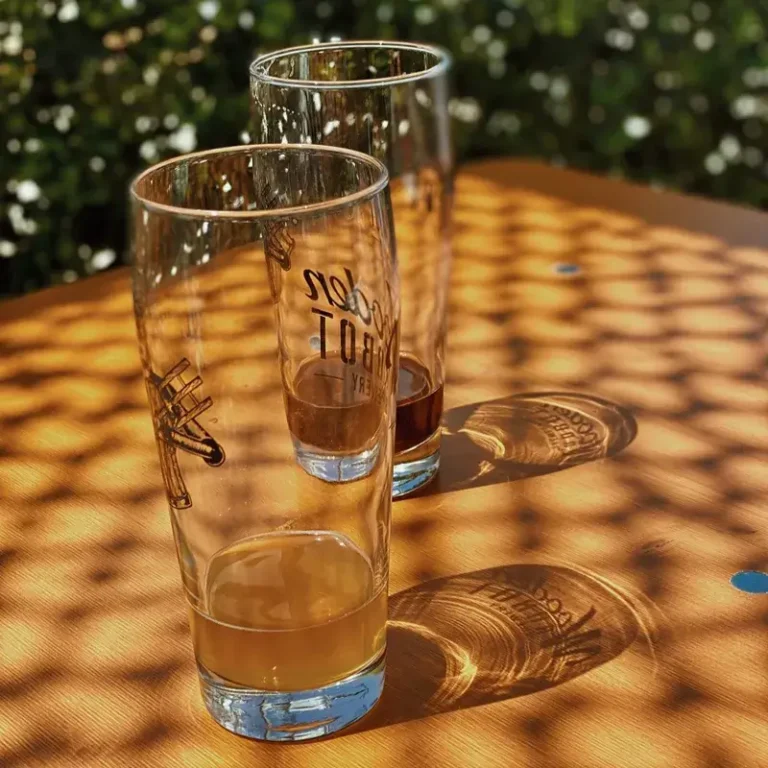 CO2 Laser Engraving Machine glass bottle glass co2 laser cutting and engraving machine 6040z